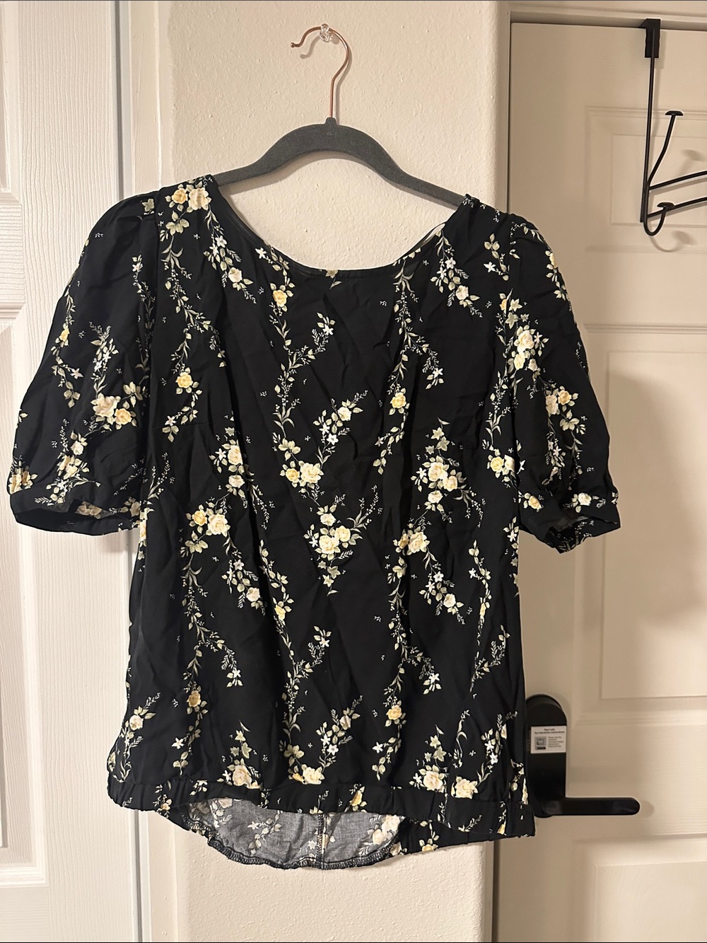 Black Floral Puff-Sleeve Women's Top
